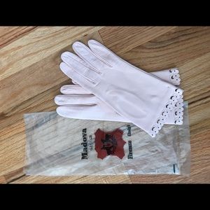Vintage powder pink leather gloves